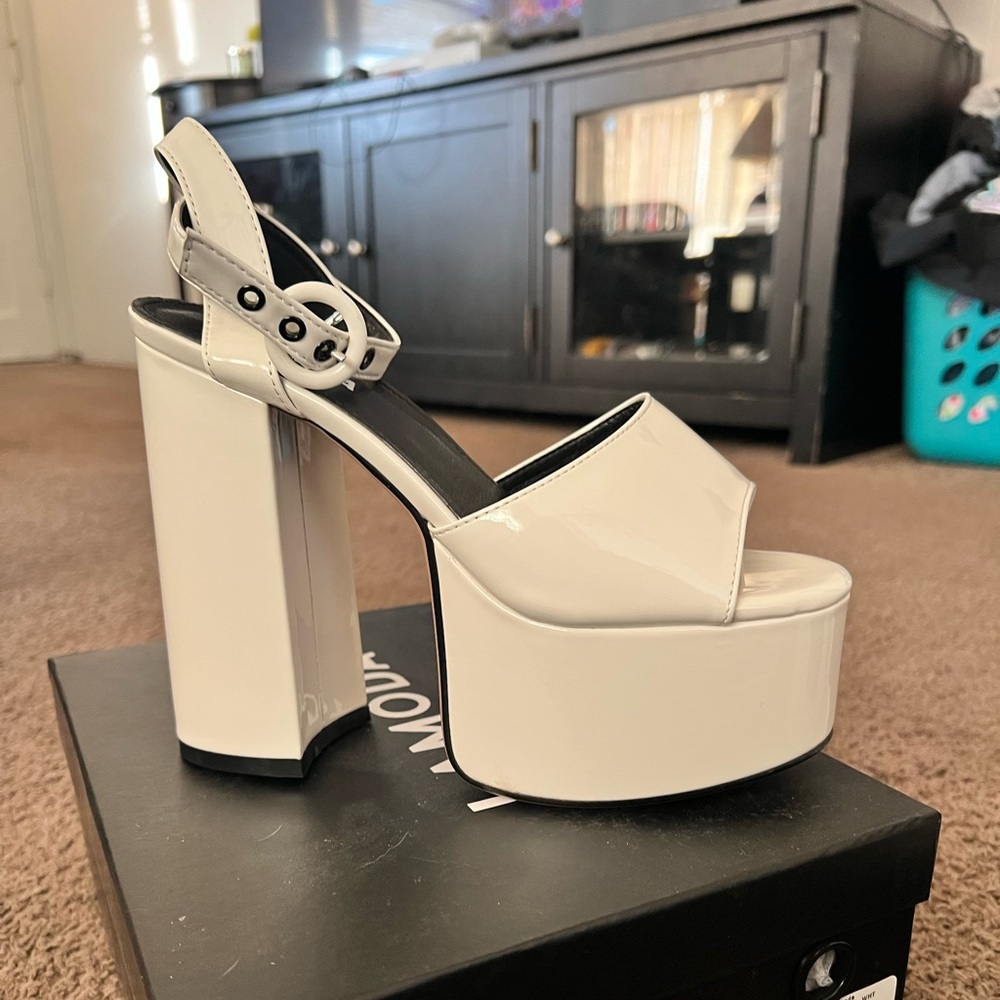 Platform heels, white. Lamoda